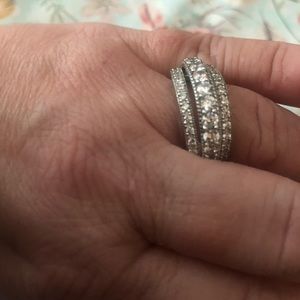 BNWOT women’s SS 3 row wide band.